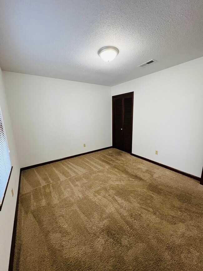 Building Photo - 1446 19th Ave NE