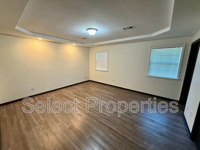 Building Photo - 606 Shadow Ridge Dr