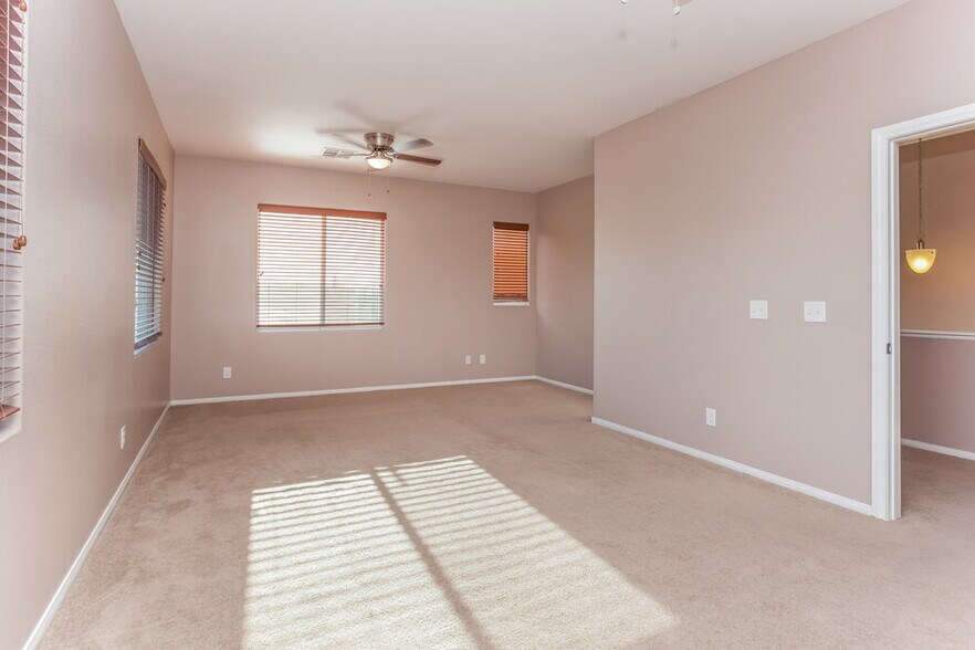 Building Photo - 8924 Trickling Springs Ct