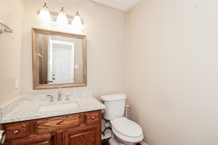 Building Photo - 524 E Lanett Dr