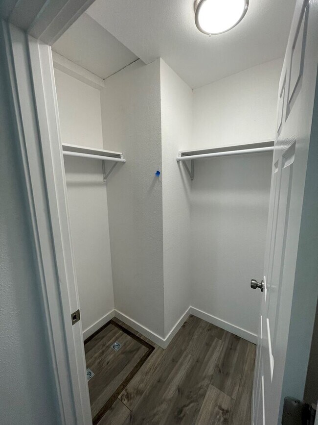 Building Photo - Brand new Apartment in Riddle