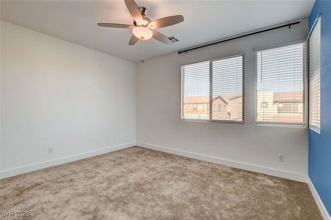 Building Photo - 1305 Azure Jay Ave