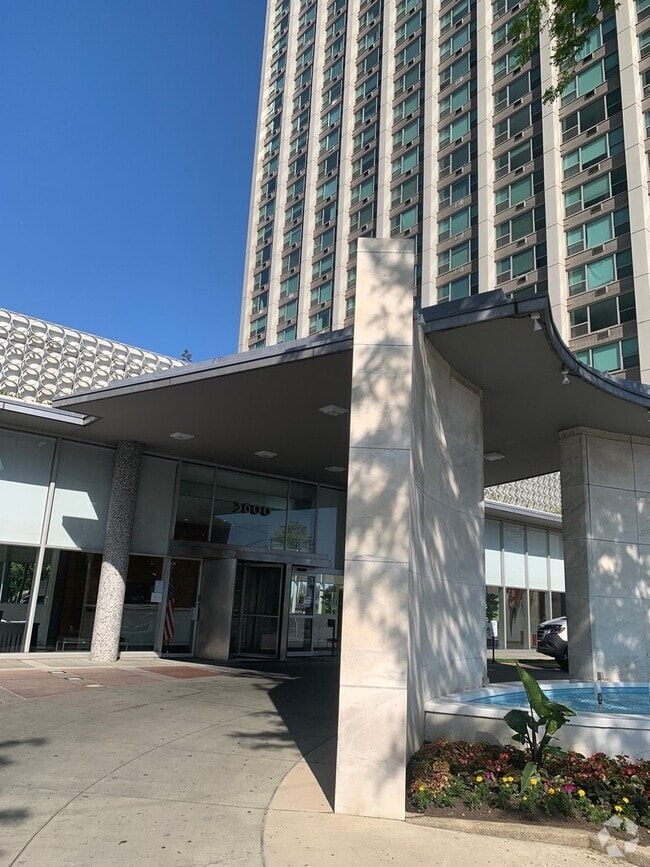 Building Photo - 3600 N Lake Shore Dr