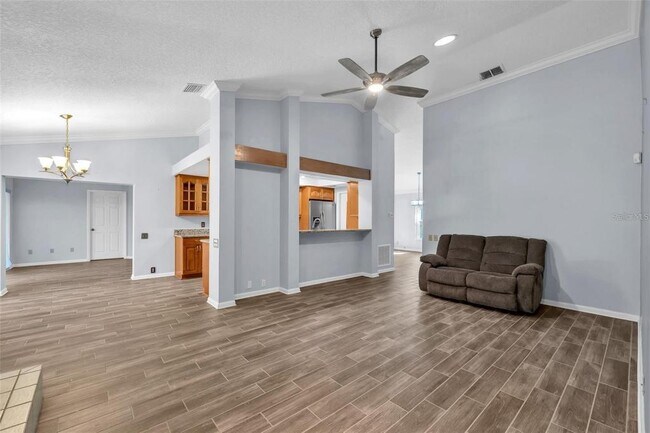 Building Photo - 1702 Horseshoe Dr