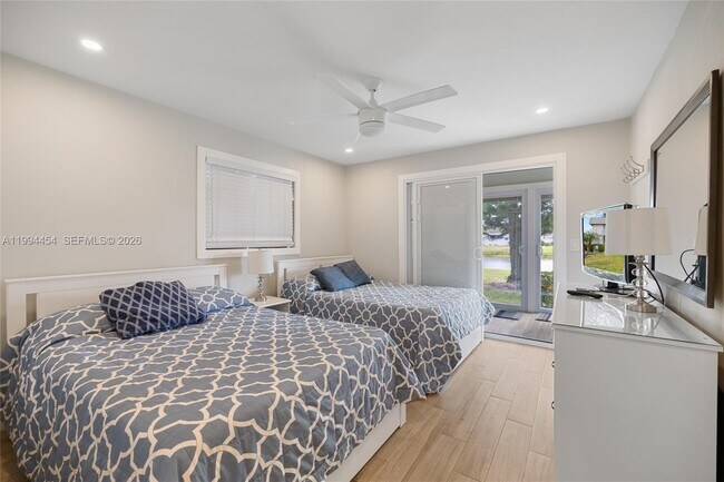 Building Photo - 72 Monaco Ct