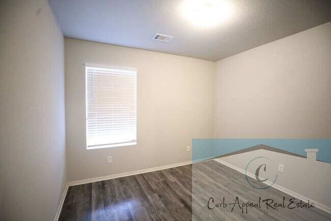 Building Photo - Move in special $950!! Beautiful 4 bed / 2 bath home - Nettleton!!