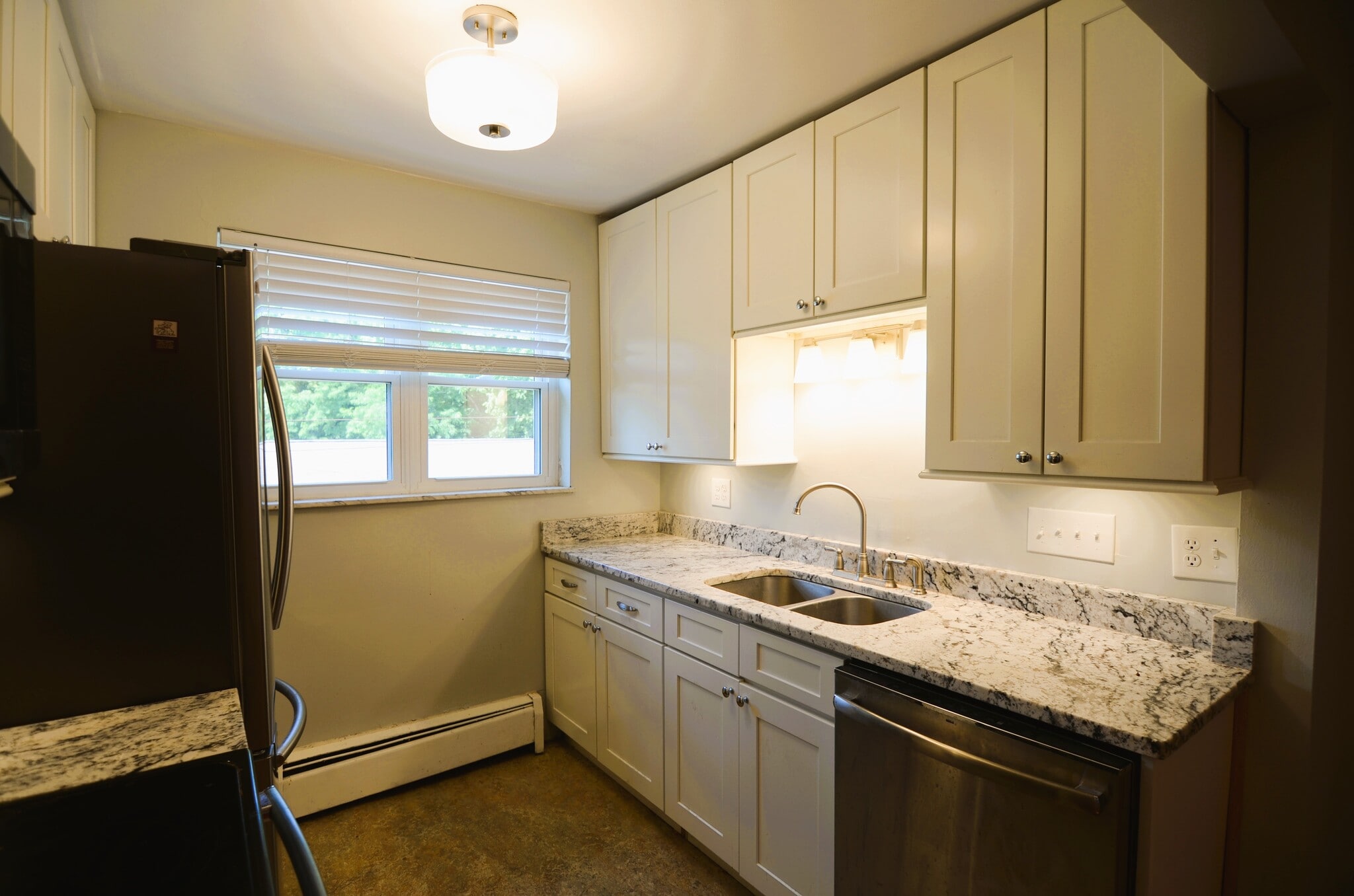 Building Photo - 5850 Robison Rd