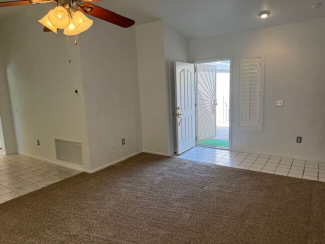 Building Photo - 2 Bedroom located in Sun City Summerlin 55+