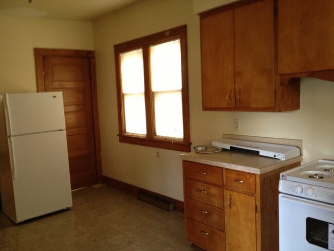 Building Photo - 419 Bayard St