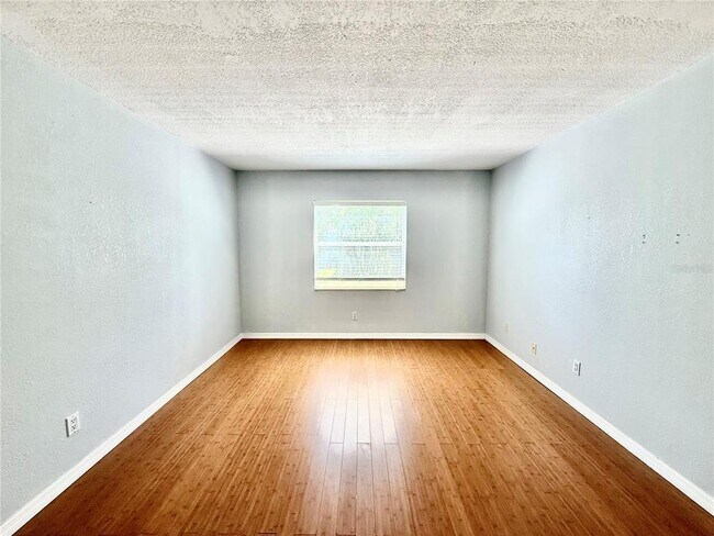 Building Photo - 2886 Somerset Park Dr