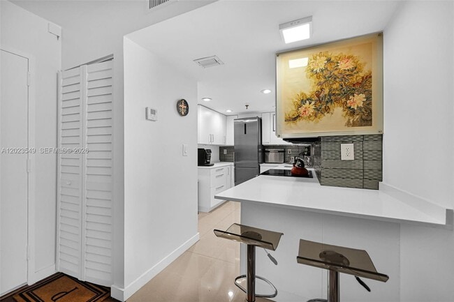 Building Photo - 2401 Collins Ave