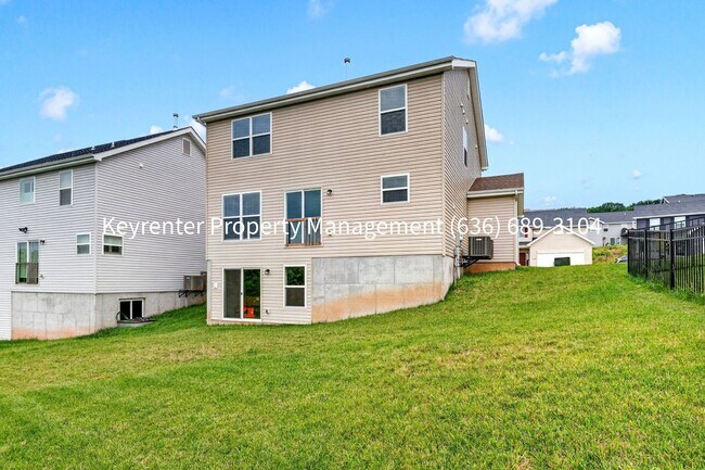 Building Photo - 2823 Winding Valley Dr