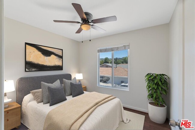 Building Photo - 4821 Topanga Canyon Blvd