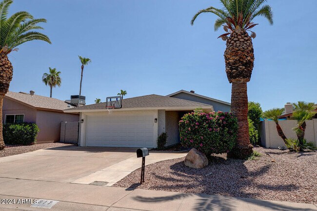 Building Photo - 917 N 87th Pl