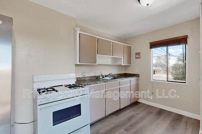 Building Photo - 165 Hilton Ave NW