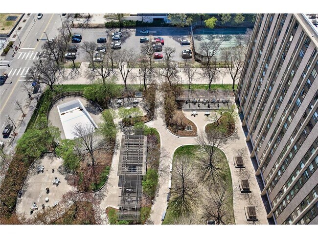 Building Photo - 19 S 1st St