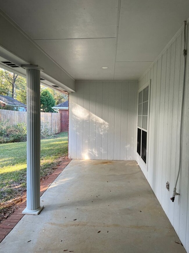 Building Photo - 53 Michael Ln