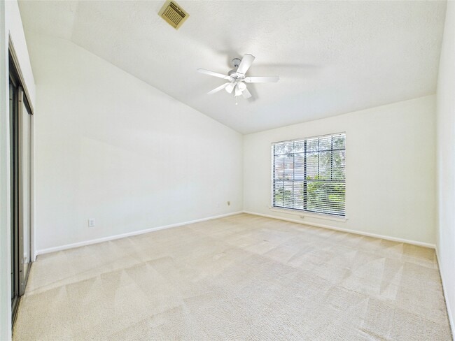 Building Photo - 814 Lochnell Dr