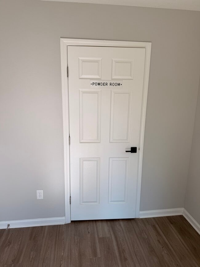 Building Photo - 4006 College St