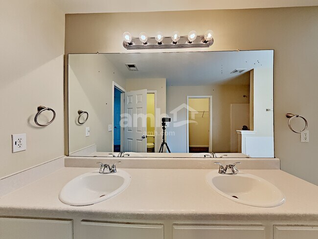 Building Photo - 1710 Tuftstown Ct