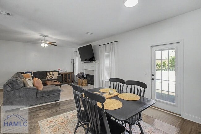 Building Photo - 906 Rachel Ln