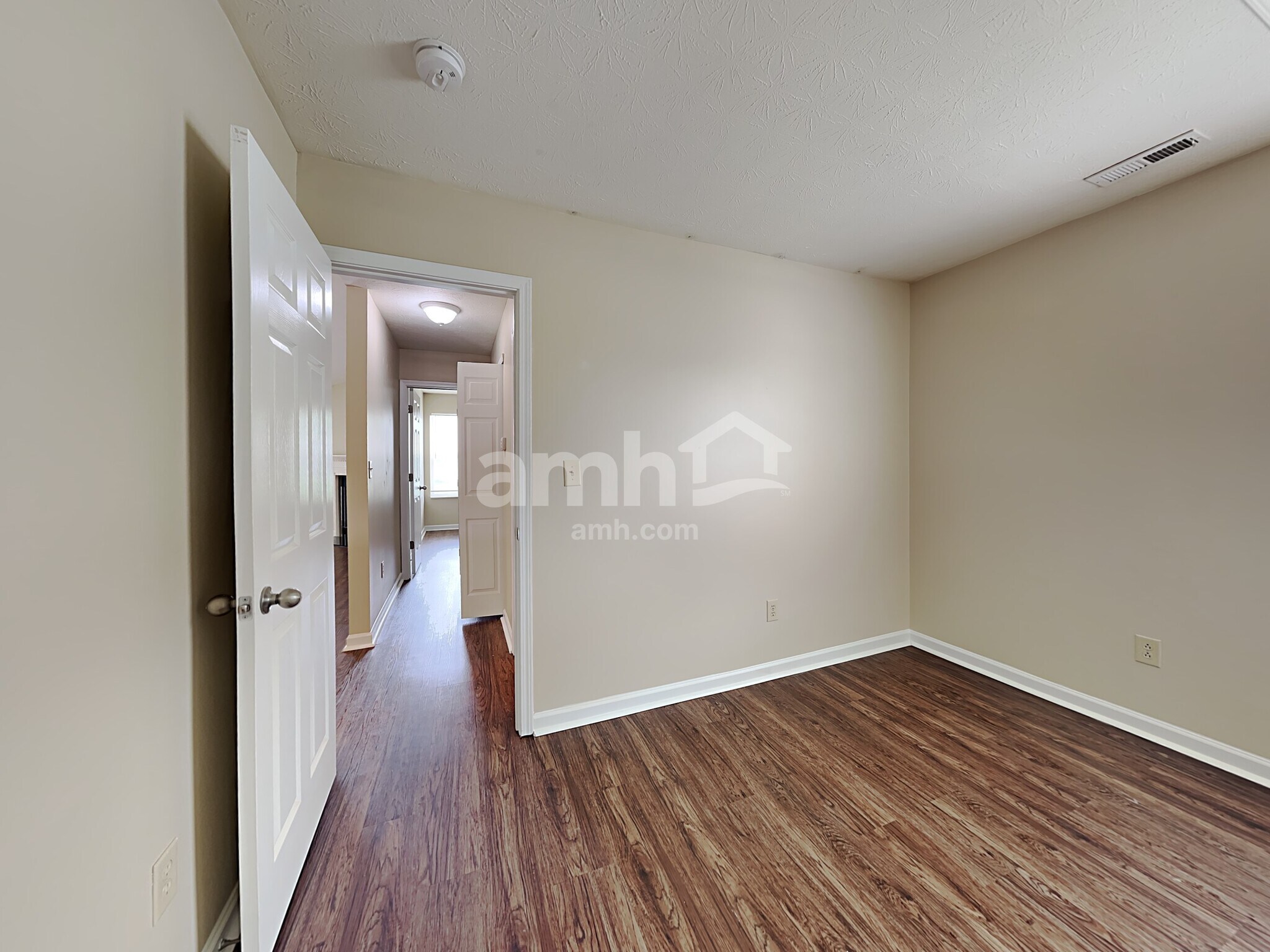 Building Photo - 606 Cross Wind Dr