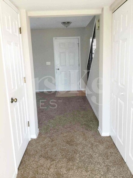 Building Photo - 21439 Georgetown Dr