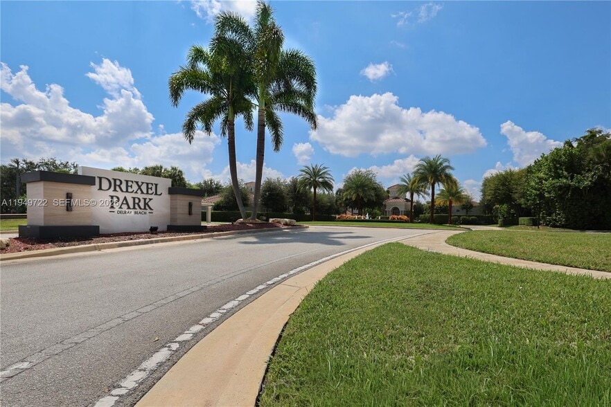 Building Photo - 16122 Poppyseed Cir