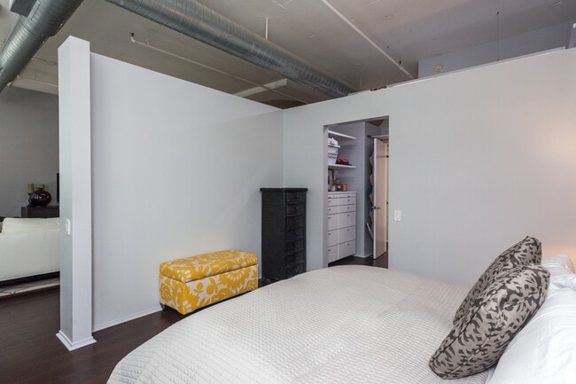 Building Photo - 130 S Canal St