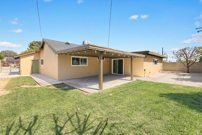 Building Photo - Gorgeous North Upland Home for Lease