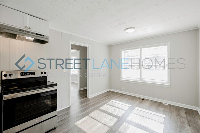 Building Photo - Charming 4 Bedroom in Lanett!
