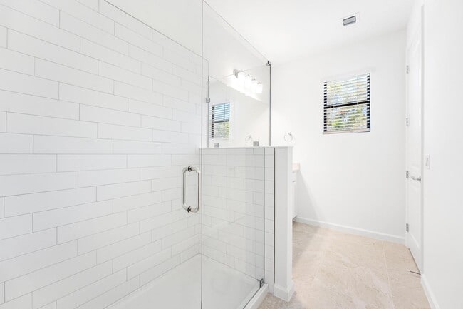 Building Photo - 4333 Efendi Dr