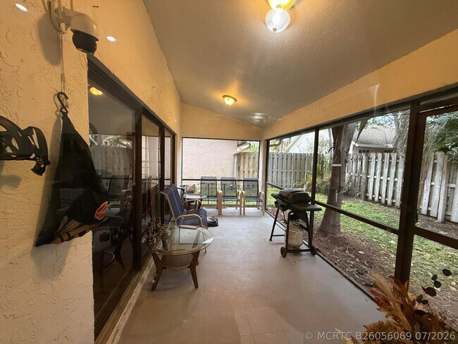 Building Photo - 13025 Meadowbreeze Dr