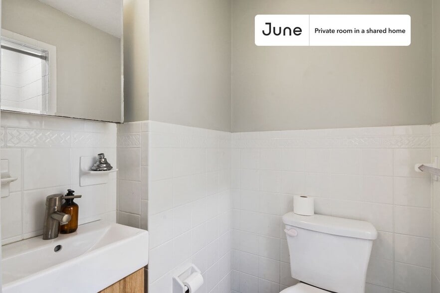 Building Photo - Room in Shared 3 bed/1 bath home in North End