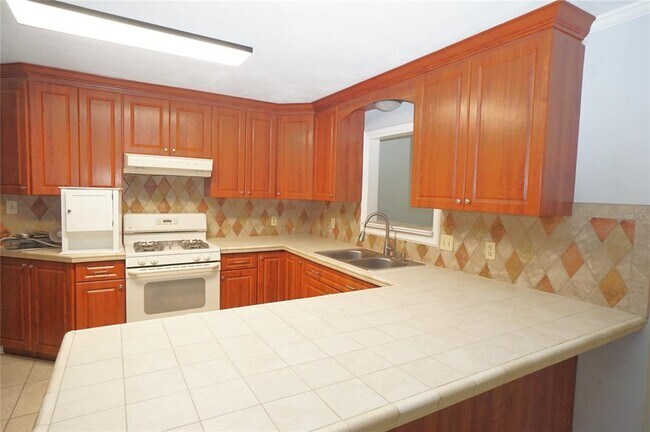Building Photo - 207 N Gomez Ave