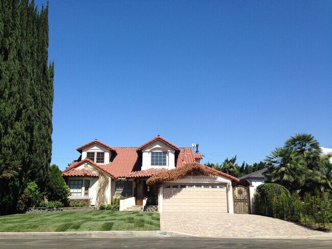 Primary Photo - 12707 Califa St