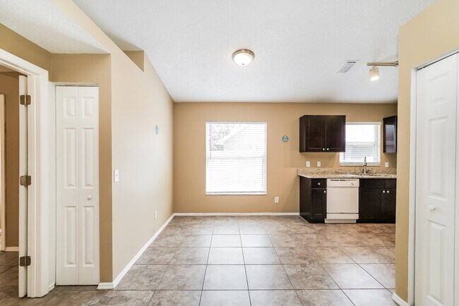 Building Photo - 6311 7th St Ct E