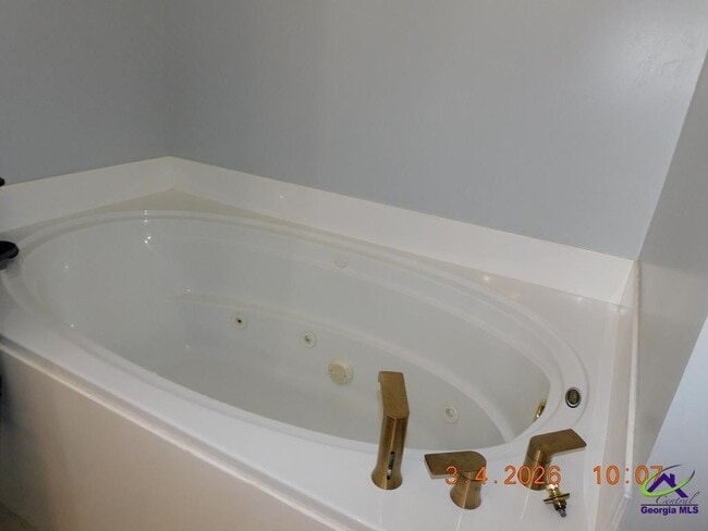 Building Photo - 214 Spanish Trail