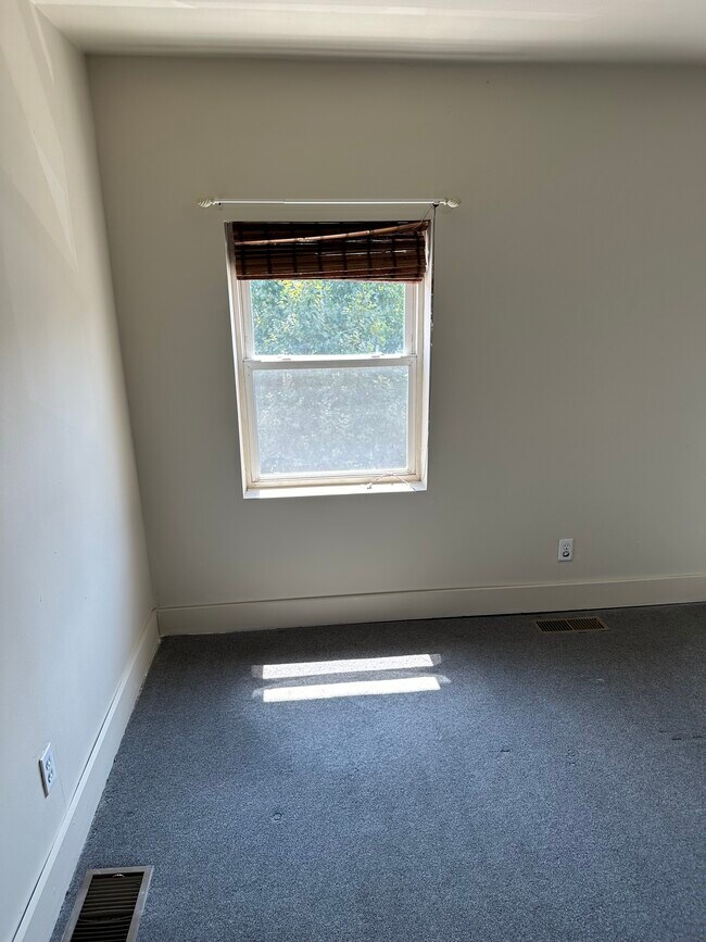 Building Photo - 1742 E Lombard St