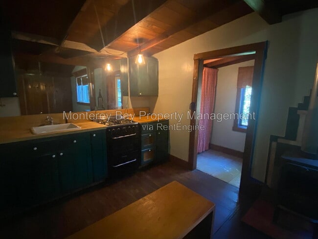 Building Photo - 18100 Cachagua Rd