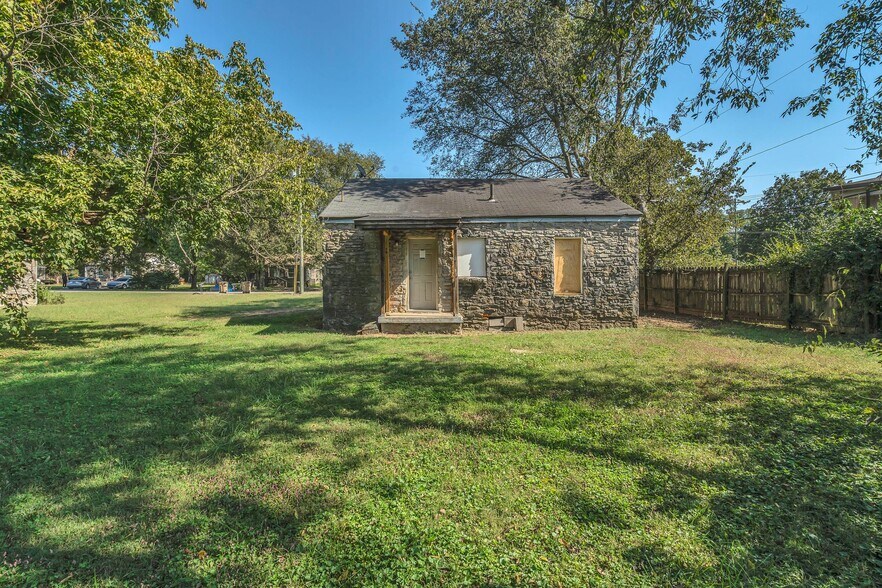 Building Photo - 3405 Gwen Dr