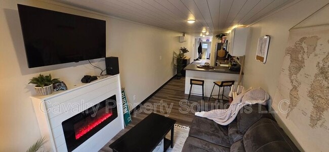 Building Photo - 3947 E Calvary Rd