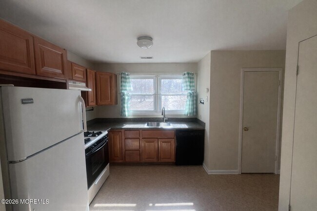 Building Photo - 16 Pin Oak Ln