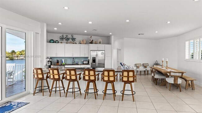 Building Photo - 7760 Aviation Blvd