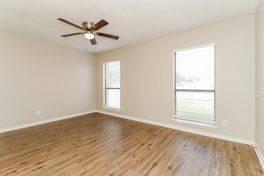 Building Photo - 7900 Bermejo Rd