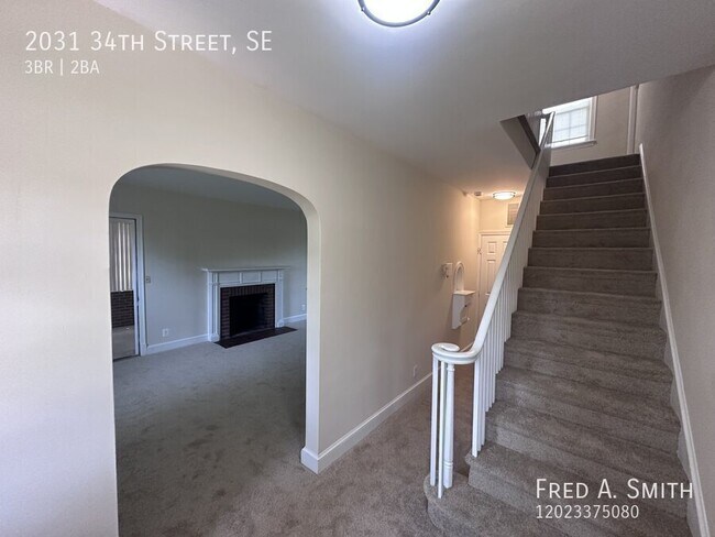 Building Photo - 2031 34th St SE