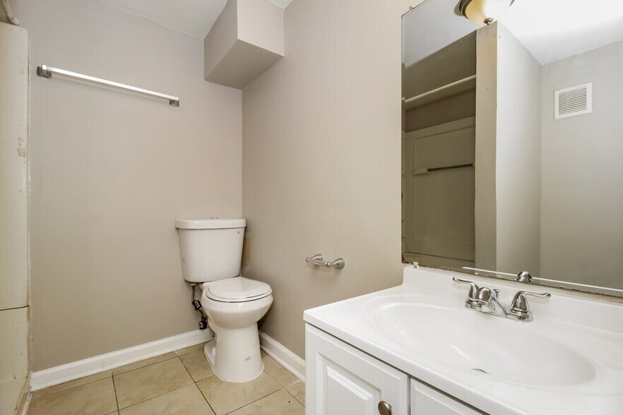 Building Photo - 6500 Boca Grande Blvd