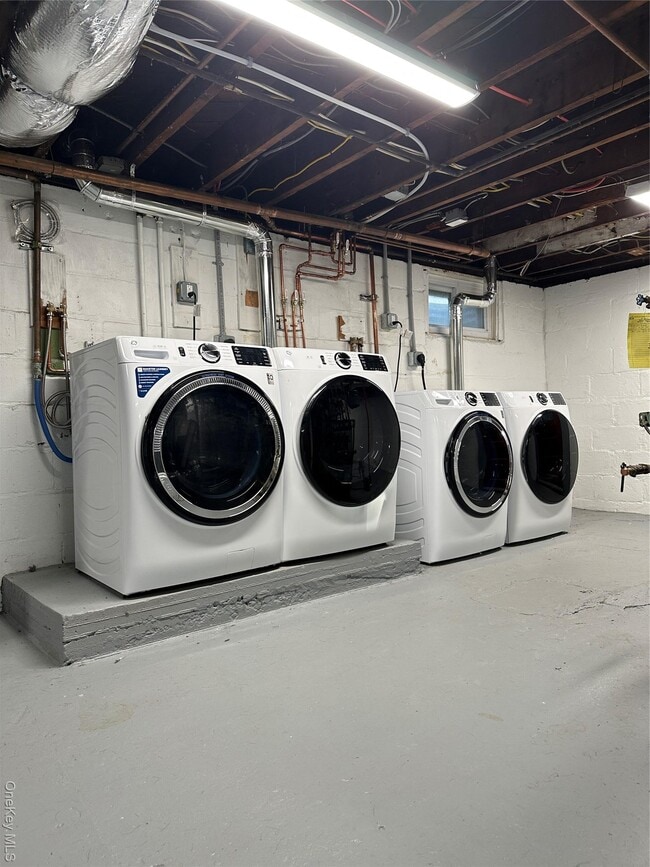 Building Photo - 37 Church St