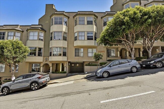 Building Photo - Newly Remodeled Two Bedroom Condo in Pacif...