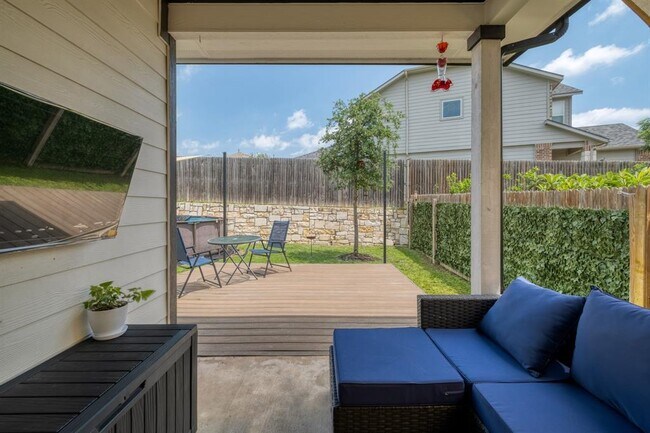 Building Photo - 10003 Baden Ln